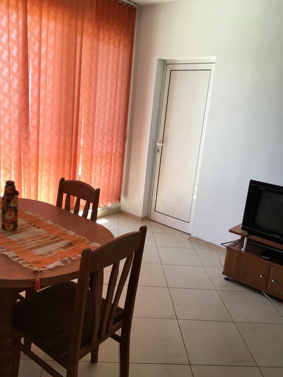 Adonai Apartments Nesebar Bagian luar foto