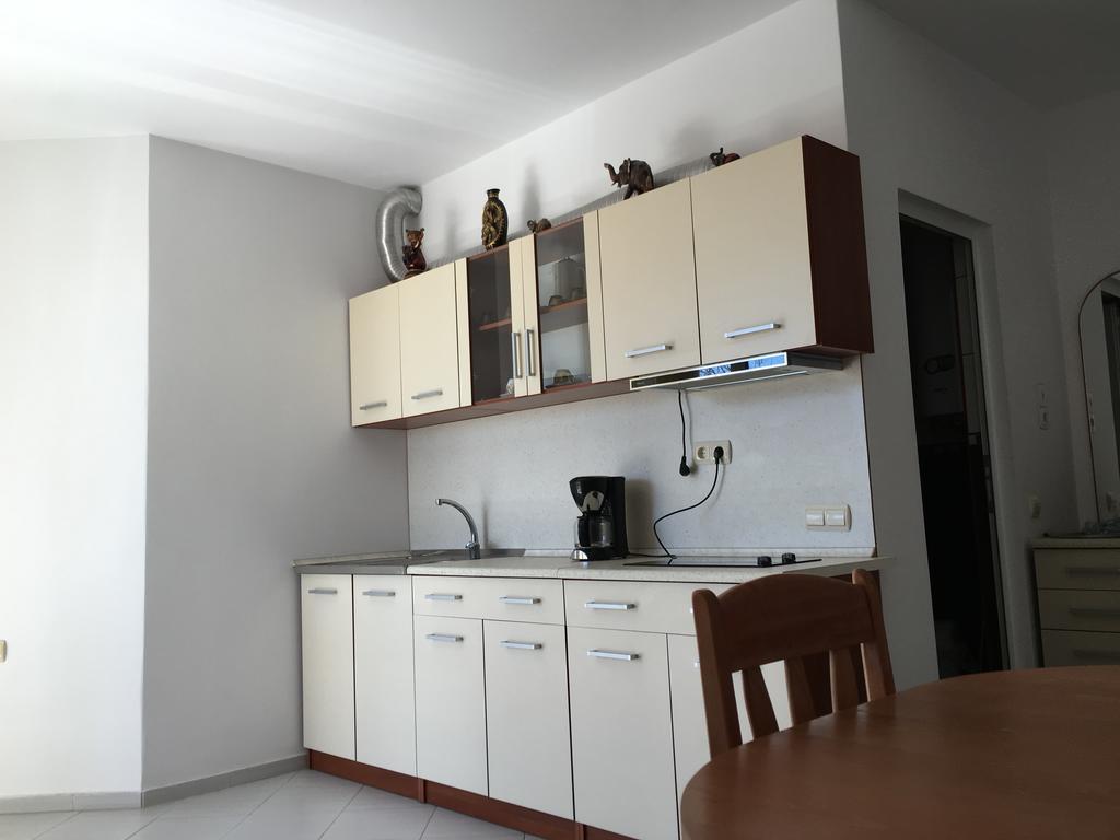Adonai Apartments Nesebar Bagian luar foto