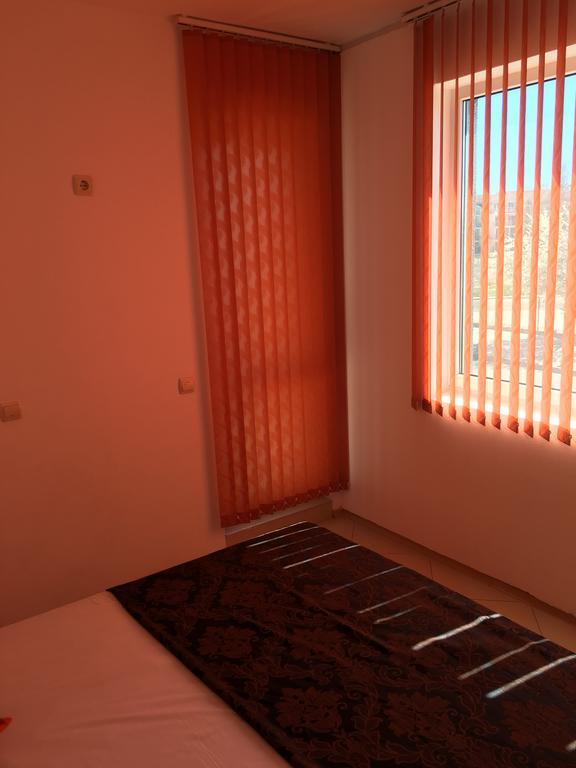 Adonai Apartments Nesebar Bagian luar foto